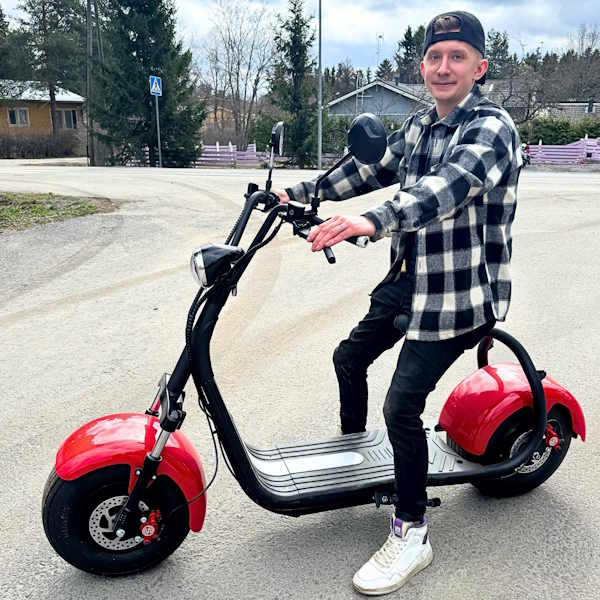 Kaksipyöräiset sähköskootterit